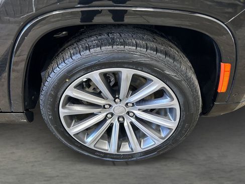 Used 2023 Jeep Grand Wagoneer Series II AWD/4WD image 24