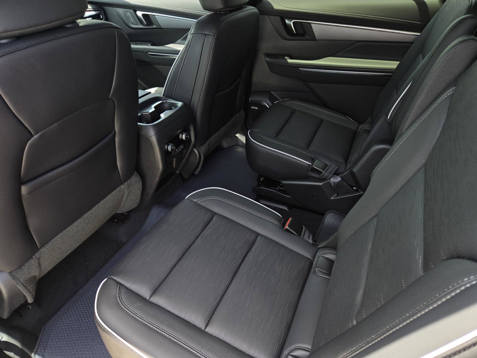 New 2026 Buick Enclave Sport Touring w/ Power Package FWD image 5