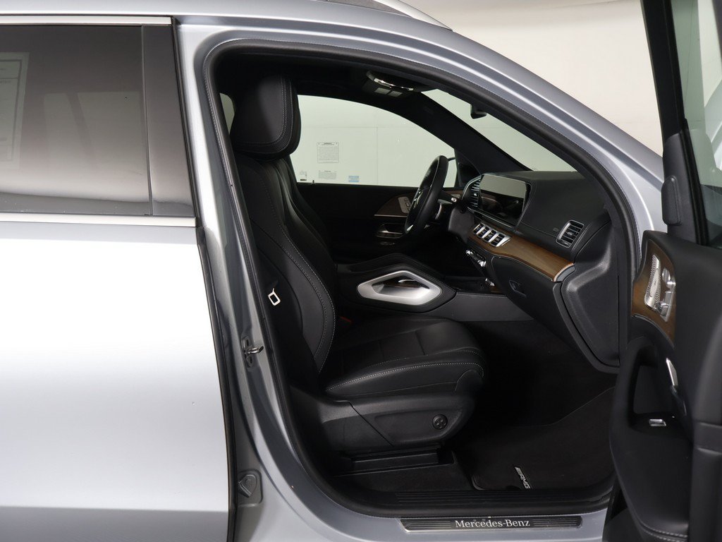 Used 2025 Mercedes-Benz GLS 450 4MATIC w/ AMG Line Exterior image 36