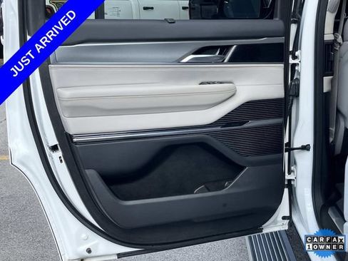 Certified 2023 Jeep Grand Wagoneer Series II AWD/4WD image 19