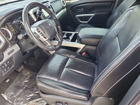 Used 2017 Nissan Titan PRO-4X w/ Pro-4x Convenience Package image 24