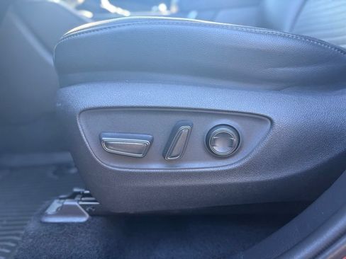 Used 2021 Toyota Highlander XSE AWD/4WD image 16