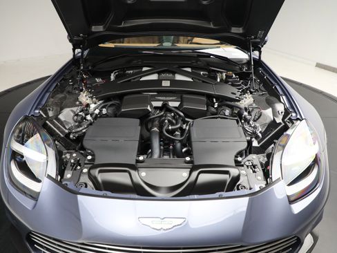 New 2025 Aston Martin Vanquish image 35