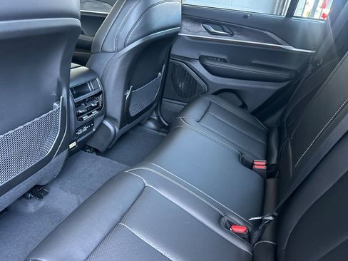 New 2025 Jeep Grand Cherokee Limited w/ Luxury Tech Group II image 14