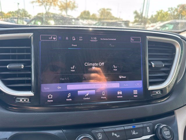Used 2022 Chrysler Pacifica Touring-L FWD image 24