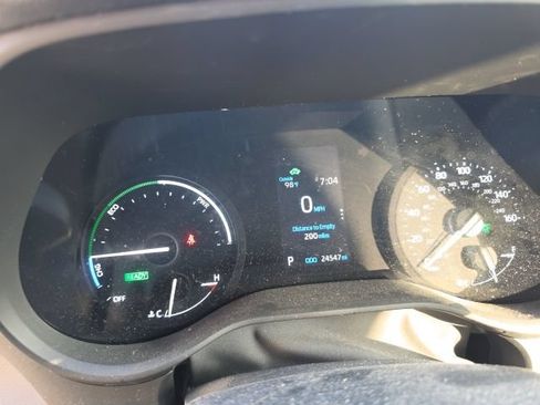 Used 2024 Toyota Sienna LE FWD image 12