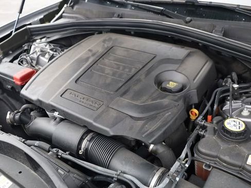 Used 2024 Jaguar F-PACE R-Dynamic S image 9