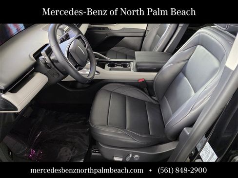 Used 2024 Lincoln Nautilus Premier image 9