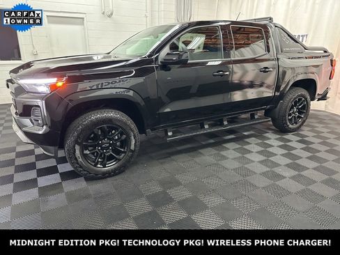 Used 2025 Chevrolet Colorado Z71 w/ Midnight Edition AWD/4WD image 1