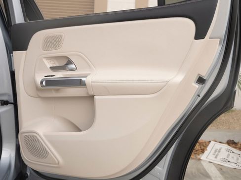 Used 2026 Mercedes-Benz GLB 250 image 22