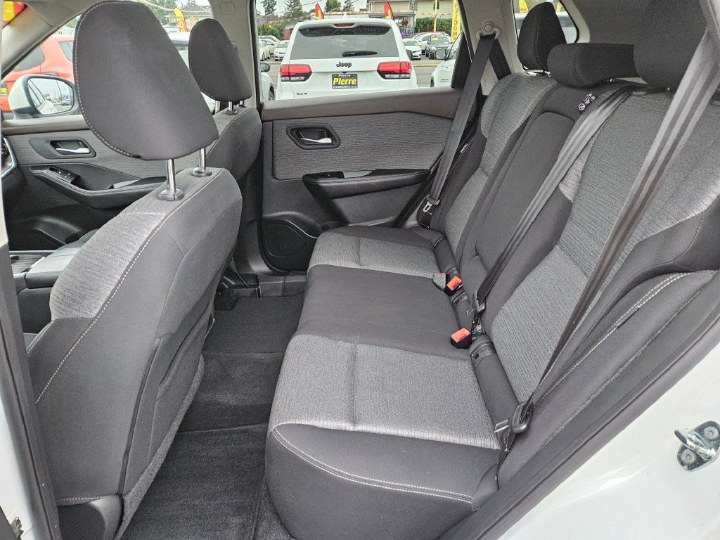 Used 2021 Nissan Rogue SV FWD image 12