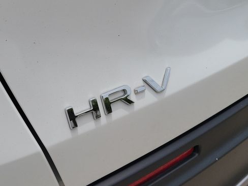 Certified 2024 Honda HR-V Sport image 9