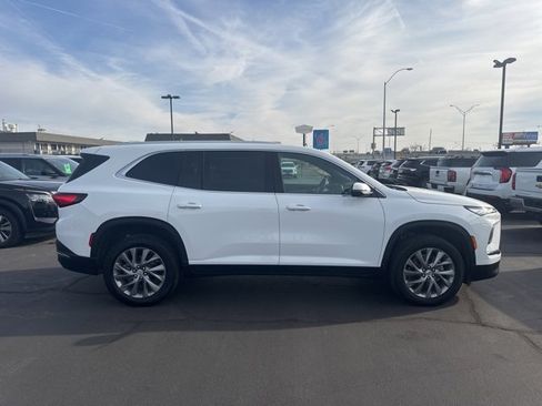 Used 2025 Buick Enclave Preferred image 2