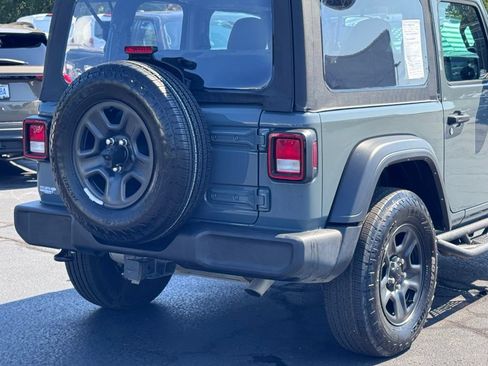 Used 2025 Jeep Wrangler Sport AWD/4WD image 21