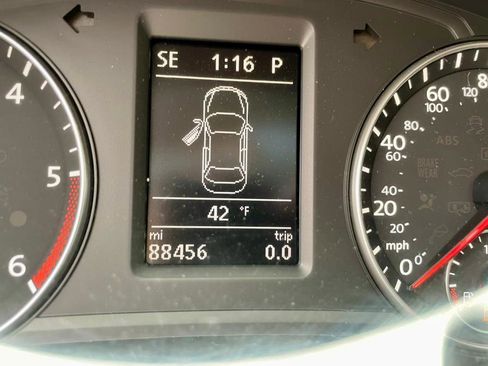 Used 2014 Volkswagen Passat TDI SE image 10