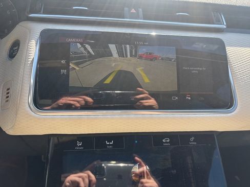 Used 2020 Land Rover Range Rover Velar R-Dynamic S image 12