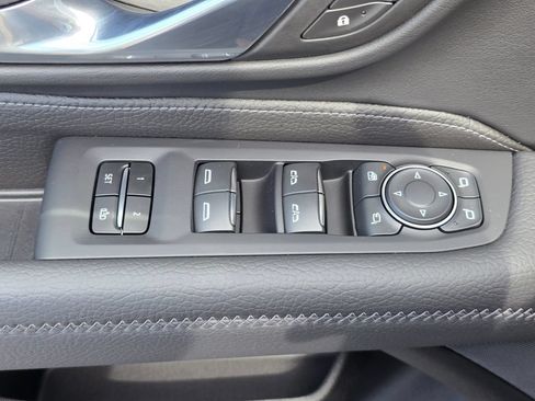 Used 2024 GMC Yukon Denali w/ Advanced Technology Package AWD/4WD image 33