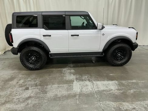 New 2026 Ford Bronco Outer Banks w/ Sasquatch Package AWD/4WD image 2