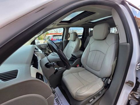 Used 2016 Chevrolet Traverse LTZ AWD/4WD image 9