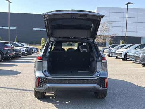 New 2026 Volkswagen Tiguan SE R-Line FWD image 15