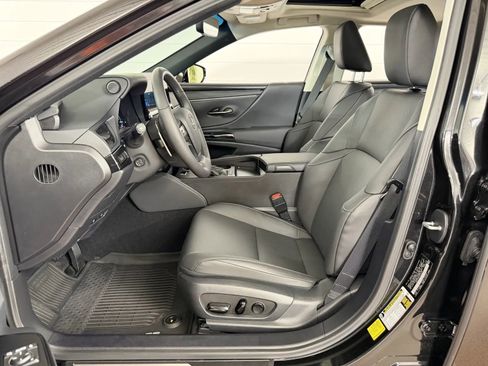 Used 2025 Lexus ES 350 w/ Technology Package FWD image 12
