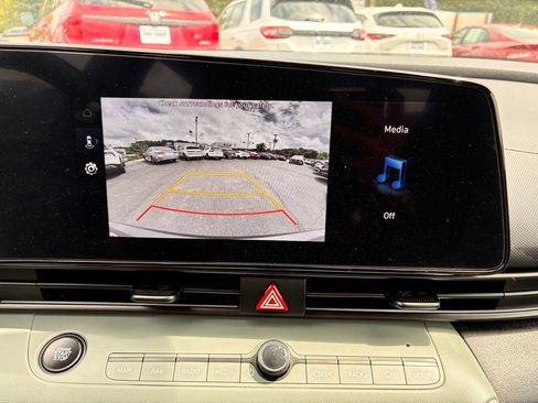 Used 2025 Hyundai Elantra Limited FWD image 31