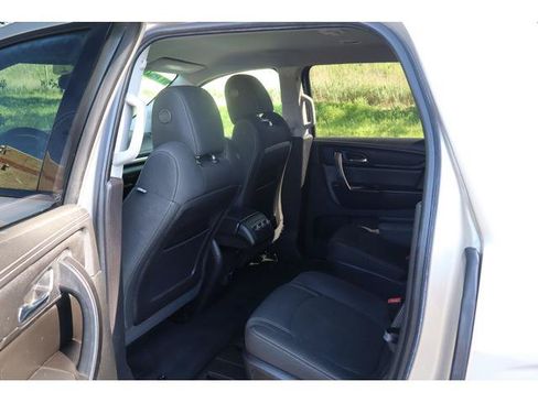 Used 2015 GMC Acadia SLE FWD image 8