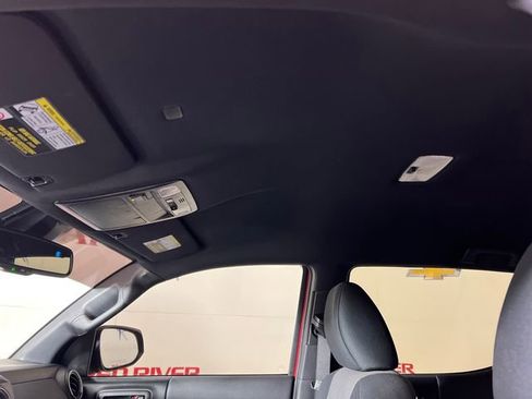 Used 2021 Toyota Tacoma TRD Sport w/ Technology Package image 22