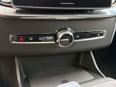 New 2026 Volvo XC90 B6 Plus w/ Protection Package AWD/4WD image 17