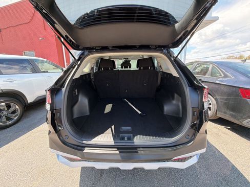 Used 2025 Kia Sportage LX image 11