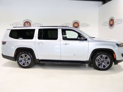 Used 2024 Jeep Wagoneer L Series II w/ Flexible Seating Group image 5