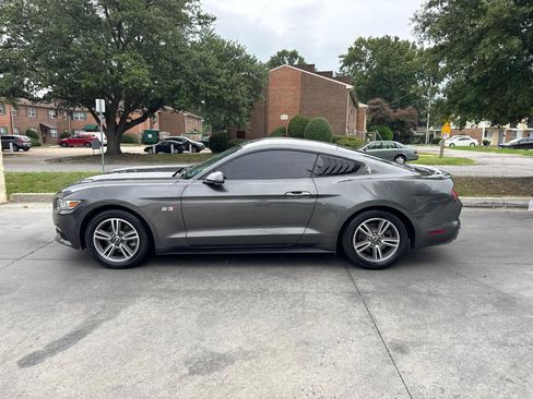 Used 2016 Ford Mustang Coupe RWD image 3