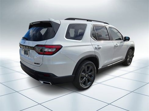 New 2025 Honda Pilot Sport image 4