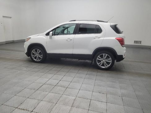 Used 2020 Chevrolet Trax LT w/ Driver Confidence Package AWD/4WD image 3