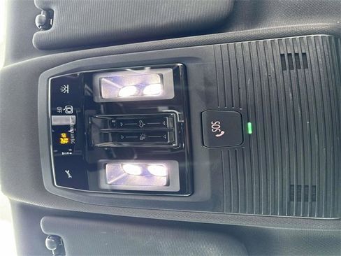 Used 2024 Volkswagen Atlas Cross Sport SEL R-Line image 23