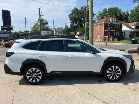 Certified 2025 Subaru Outback Limited AWD/4WD image 4