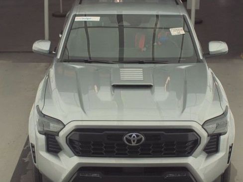 Used 2024 Toyota Tacoma TRD Sport image 8