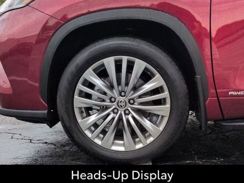 Certified 2026 Toyota Highlander Platinum AWD/4WD image 11