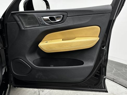 Used 2019 Volvo XC60 T6 Inscription w/ Protection Package Premier image 39