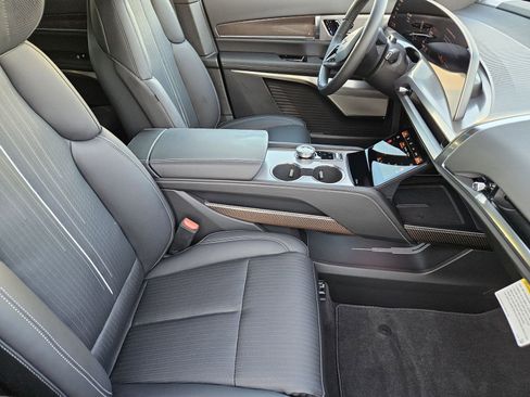 New 2026 Cadillac Vistiq Sport image 15