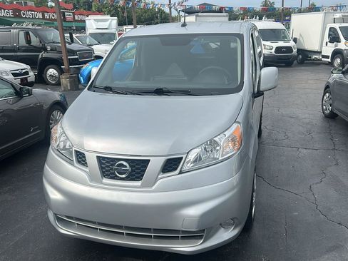 Used 2020 Nissan NV200 SV FWD image 2