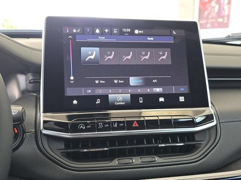 New 2026 Jeep Compass Latitude AWD/4WD image 15