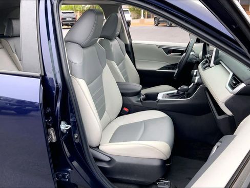 Used 2023 Toyota RAV4 XLE Premium FWD image 9