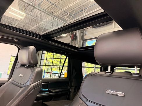 Used 2025 Ford Expedition Max Platinum w/ Stealth Appearance Package AWD/4WD image 33