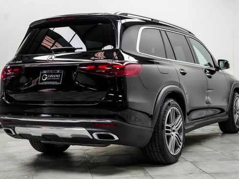 Used 2025 Mercedes-Benz GLS 450 4MATIC image 12