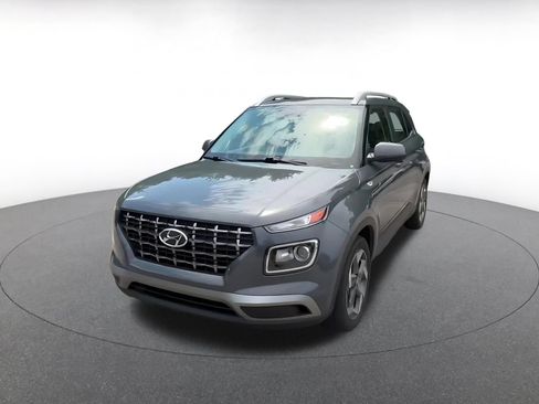 Used 2025 Hyundai Venue SEL FWD image 7
