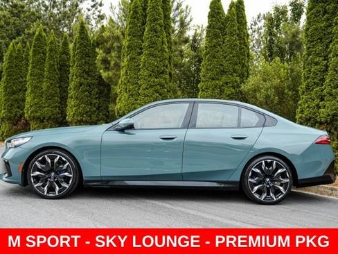 Used 2024 BMW 530i w/ M Sport Package RWD image 9