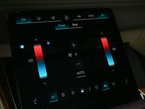 Used 2025 Cadillac Escalade ESV Sport Platinum image 28