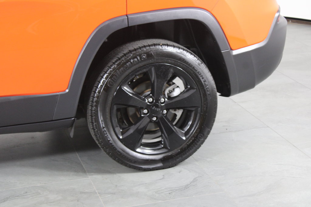 Used 2021 Jeep Cherokee Latitude Plus FWD image 15