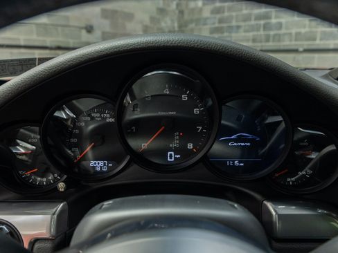 Used 2018 Porsche 911 Carrera RWD image 39